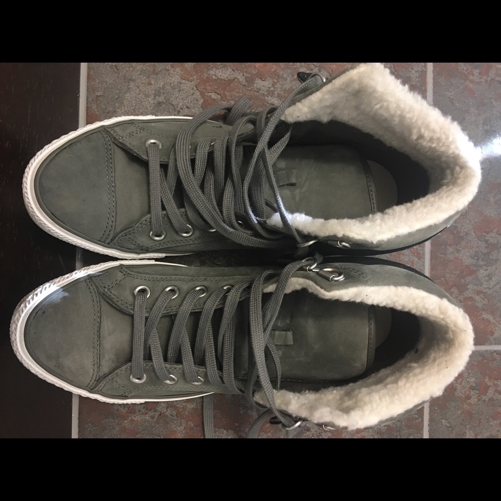 Converse shoe